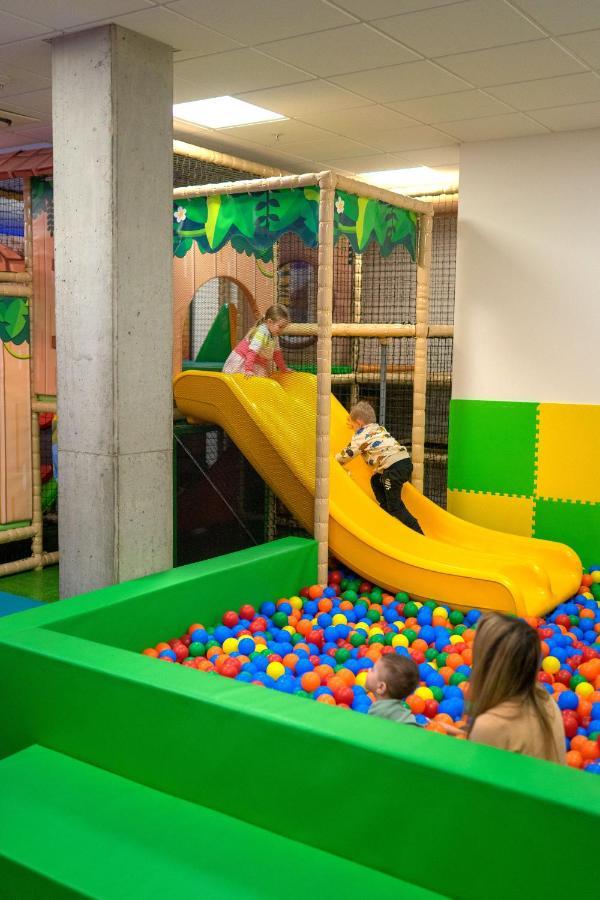 Hotel Smetanova Vsetín Exteriör bild