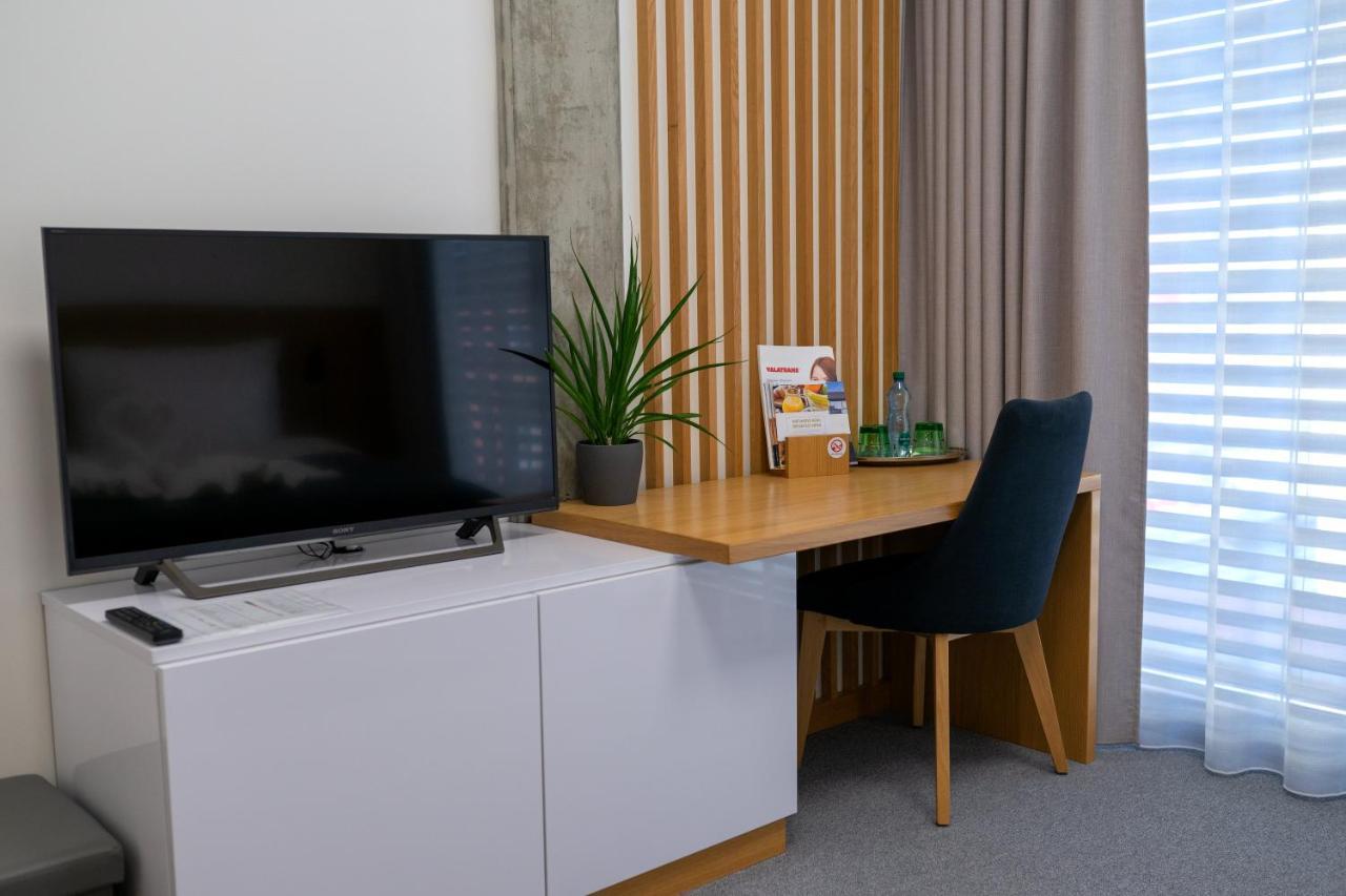 Hotel Smetanova Vsetín Exteriör bild