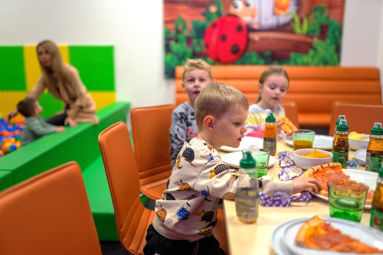 Hotel Smetanova Vsetín Exteriör bild