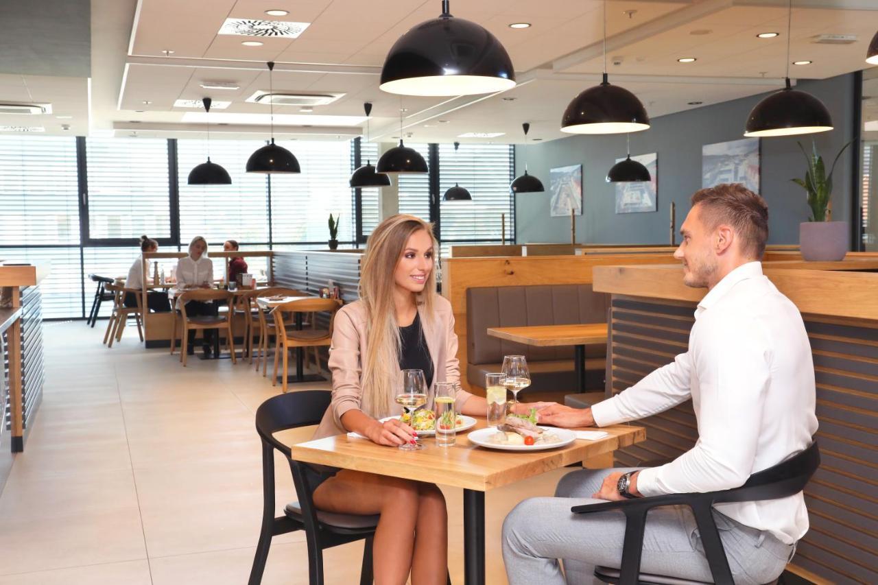 Hotel Smetanova Vsetín Exteriör bild