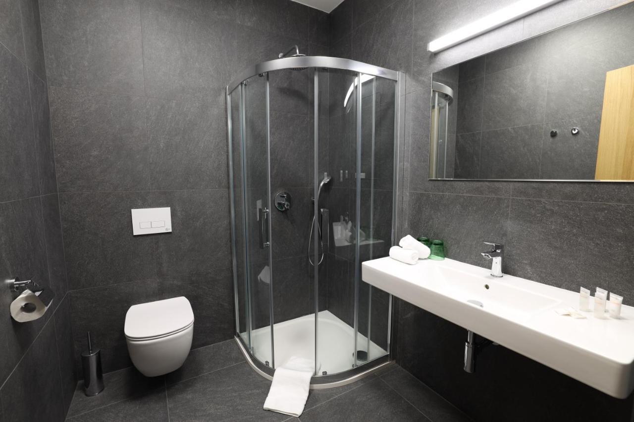 Hotel Smetanova Vsetín Exteriör bild
